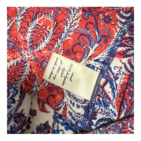 **DONATED** Red & Blue Paisley Print V-Neck Top || Size Small 💙❤️ - Picture 5 of 6